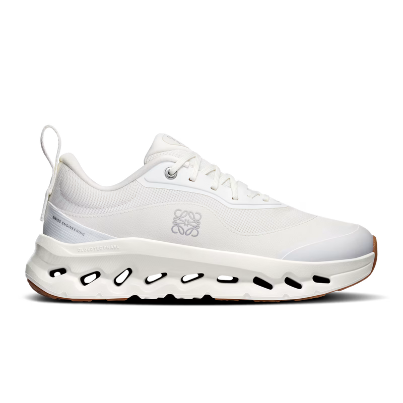 Cloud On x Loewe Blanc